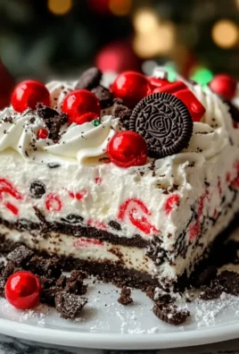No-Bake Christmas Oreo Lasagna